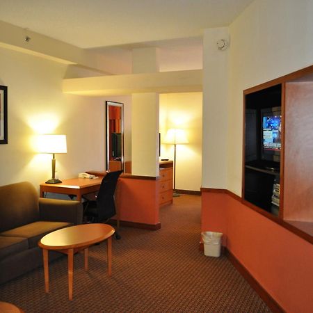 Holiday Inn Express Williamston By Ihg Exterior photo