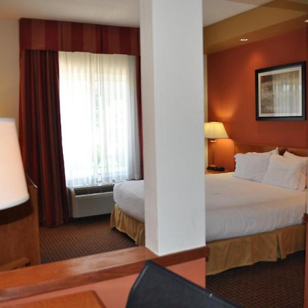 Holiday Inn Express Williamston By Ihg Exterior photo